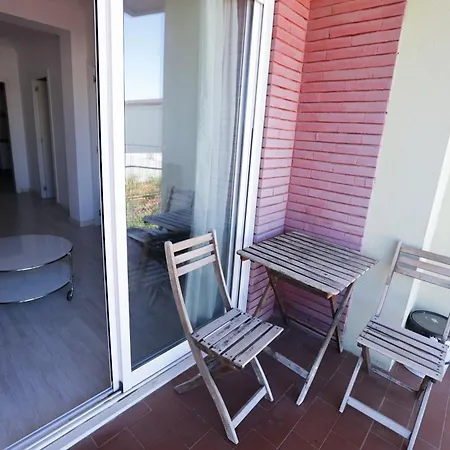 Spacious Modern In A Beautiful Area Apartmán